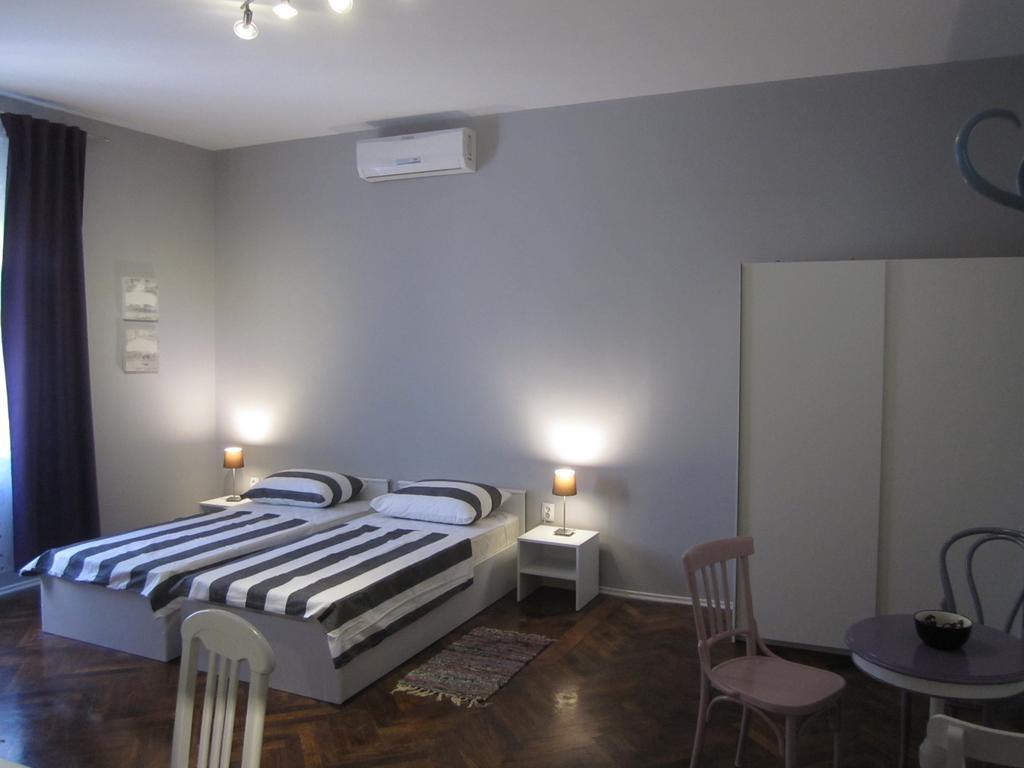 Guest House Ilona Pula Extérieur photo