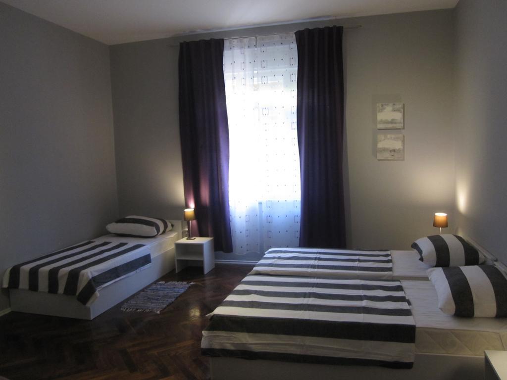 Guest House Ilona Pula Extérieur photo